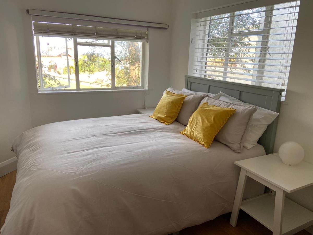 Warwick House - Stunning House With Terrace And Sea Views, Sleeps 11 Villa Worthing Ngoại thất bức ảnh